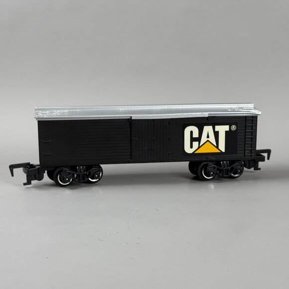 Caterpillar Yellow & Black Train Toy Set With Locomotive & Cargo Car Model - Picture 5 of 7